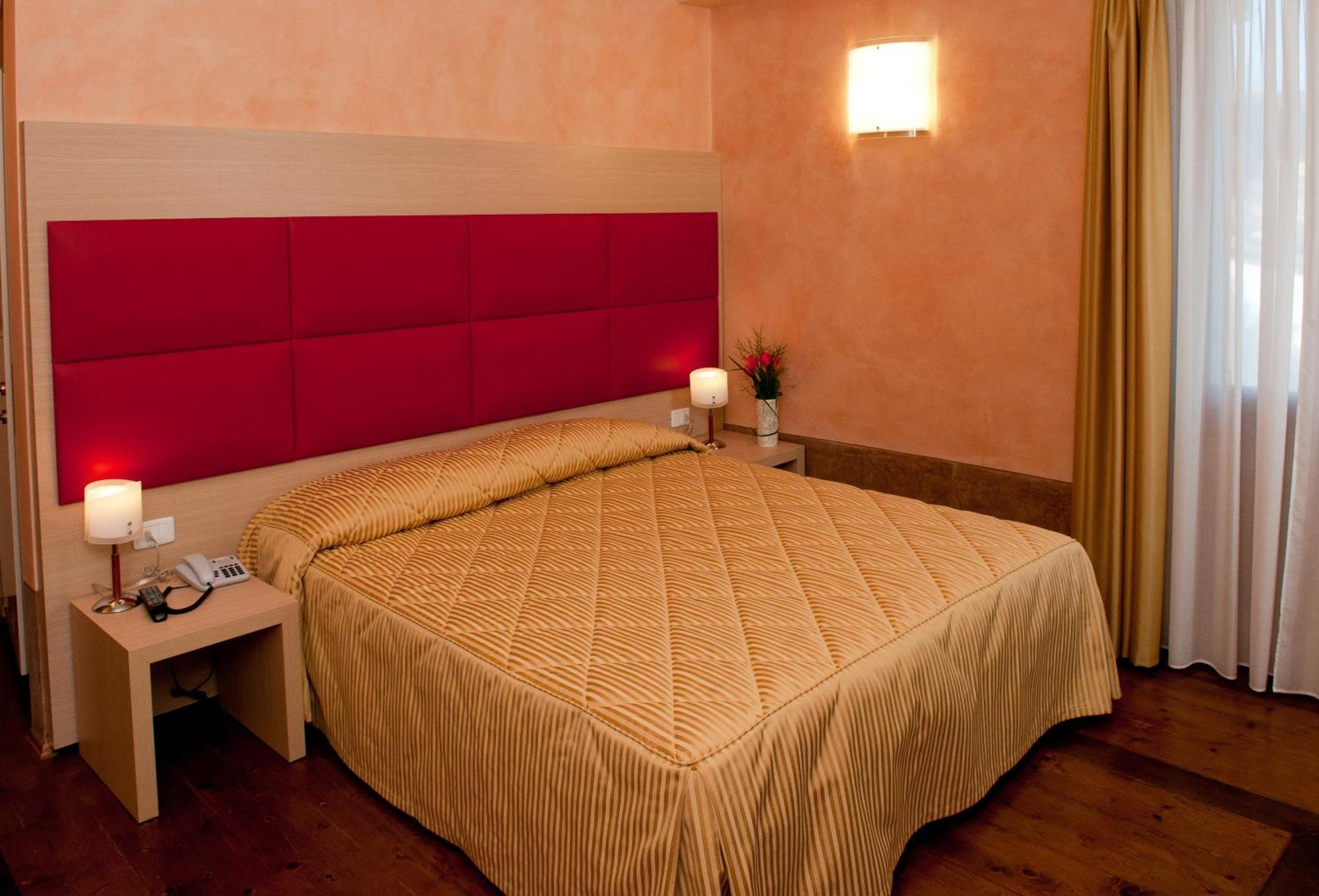 Hotel Villa Maternini Vazzola Номер фото