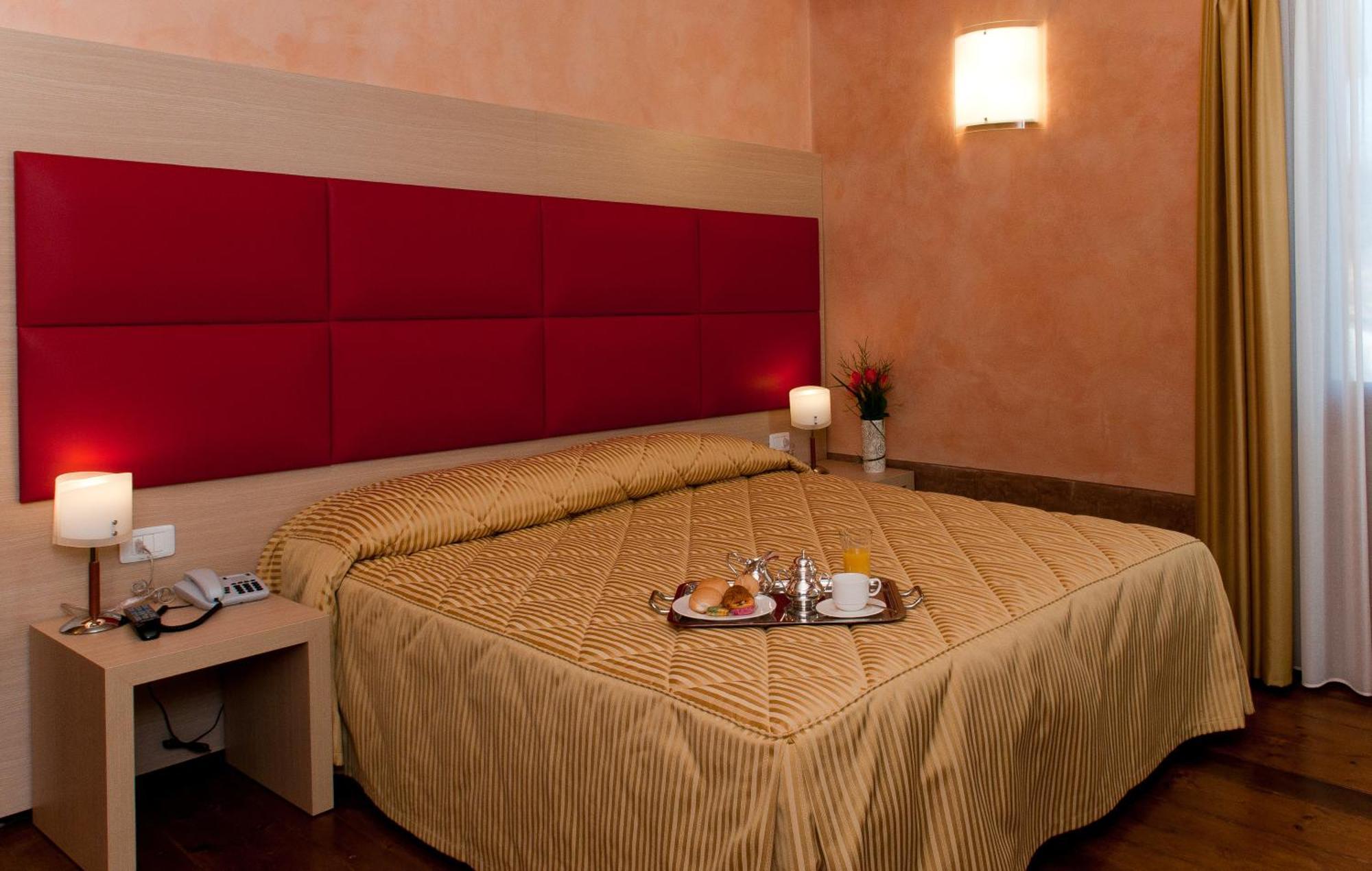 Hotel Villa Maternini Vazzola Номер фото