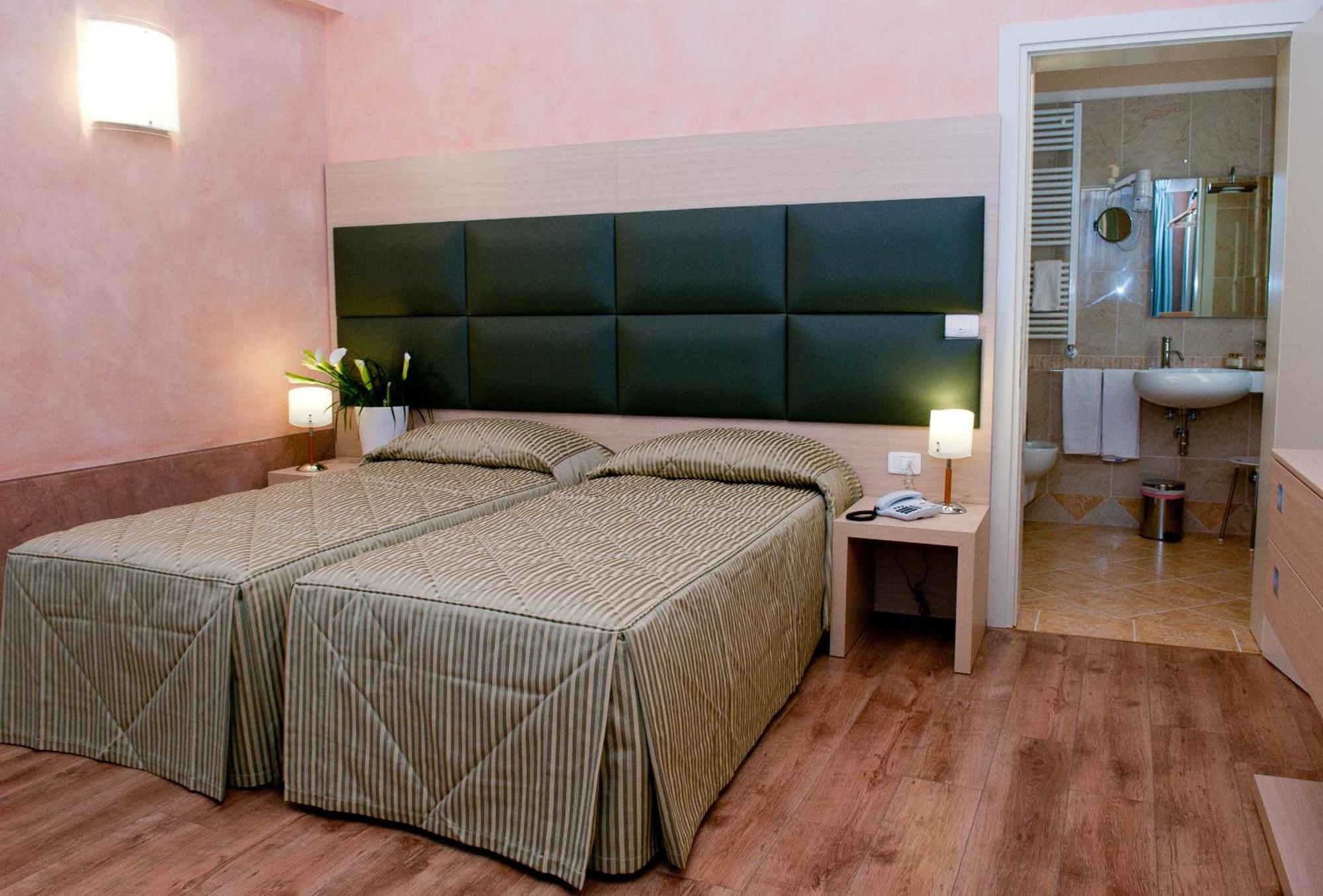 Hotel Villa Maternini Vazzola Номер фото