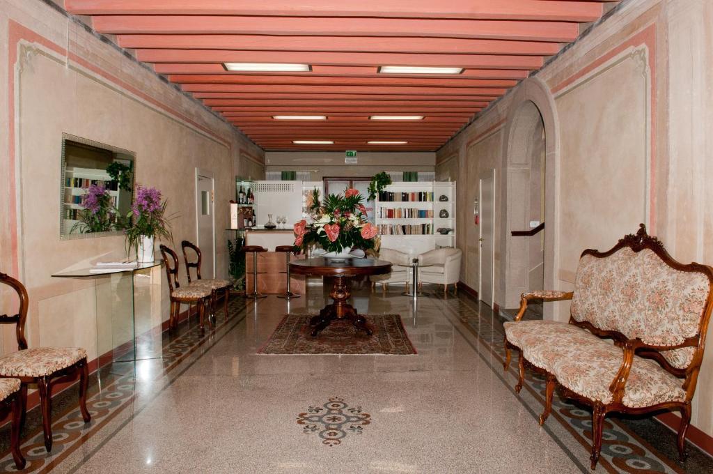 Hotel Villa Maternini Vazzola Экстерьер фото